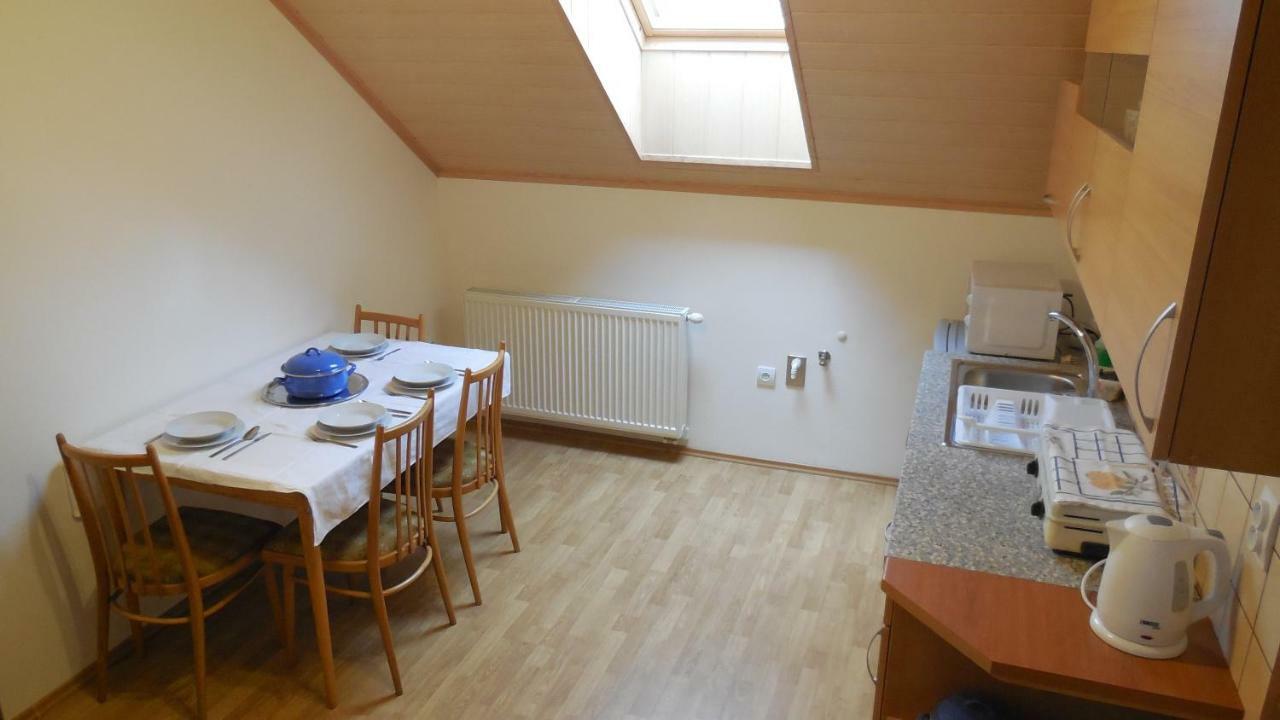 Privat Pod Kostolom - Ubytovanie Valcsa Kültér fotó