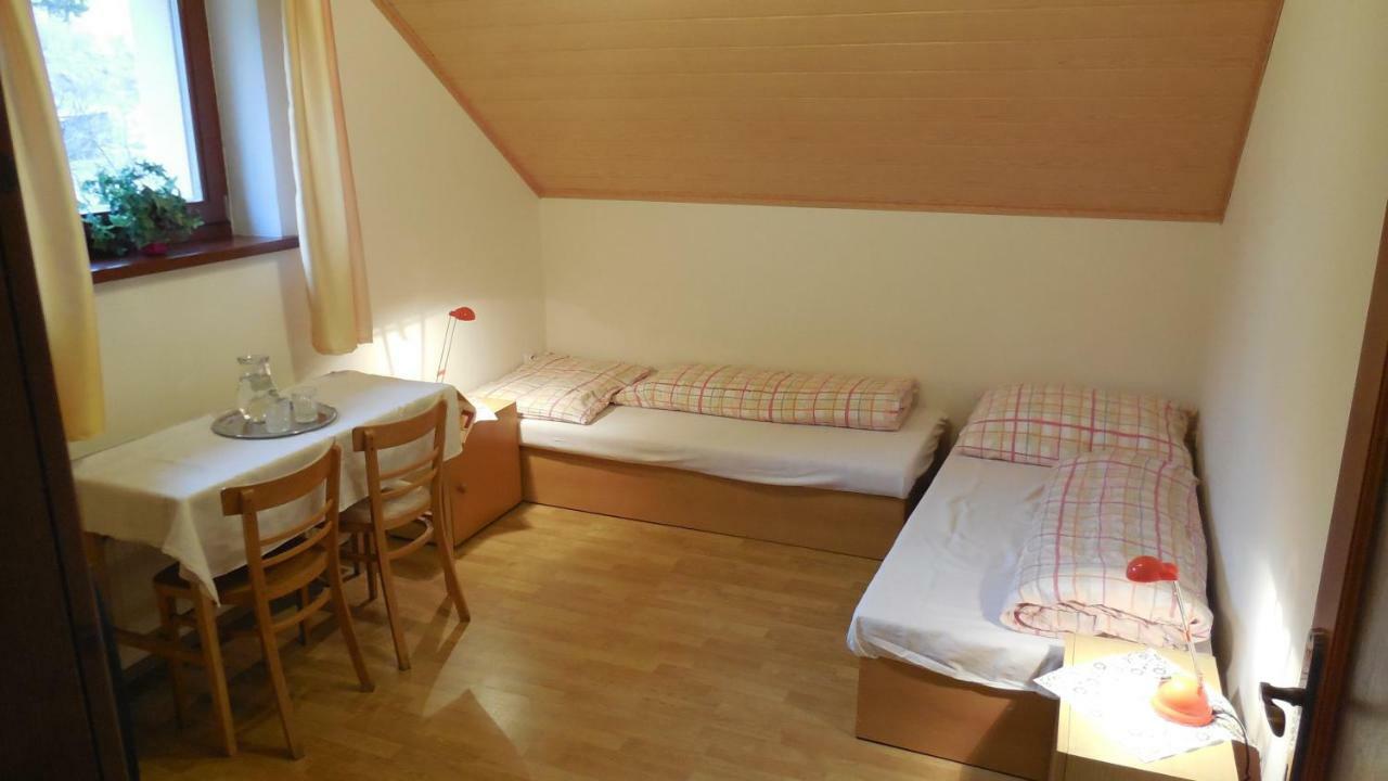 Privat Pod Kostolom - Ubytovanie Valcsa Kültér fotó