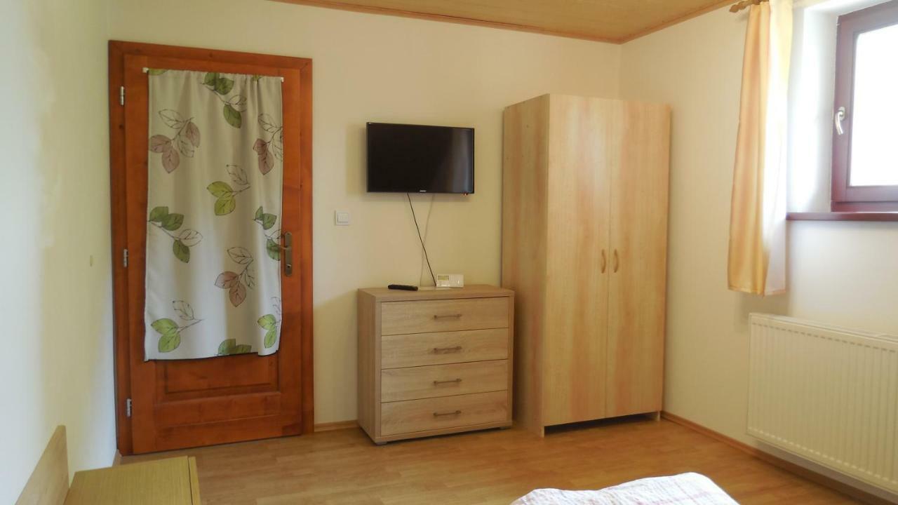 Privat Pod Kostolom - Ubytovanie Valcsa Kültér fotó